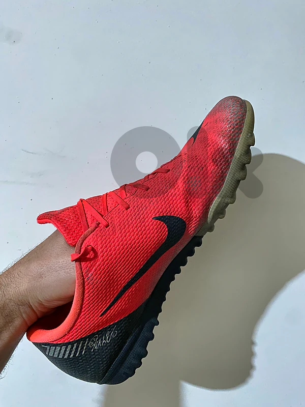 Nike Mercurial CR7 engineered for speed, football shoes, size 43
