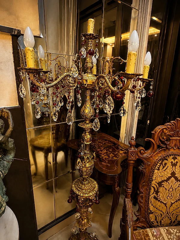 Elegant French-Style Gilded Bronze Crystal Candelabra Lamp