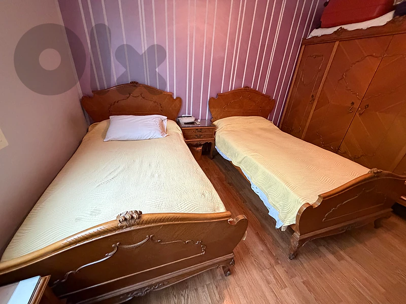 Vintage Custom-Made Walnut Bedroom Set | غرفة نوم كلاسيكية
