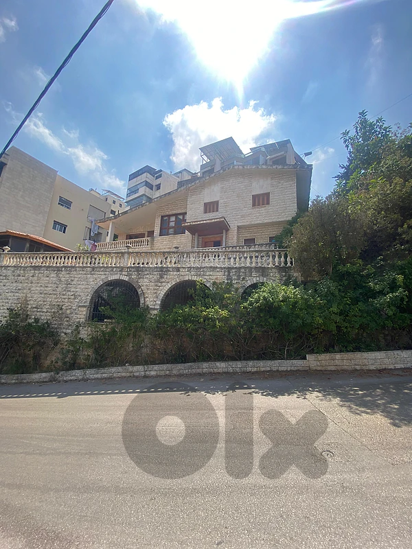 Villa For Sale in Cornet Chahwan 650000$ فيلا للبيع في قرنة شهوان