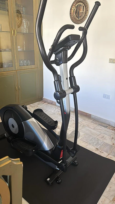 Reebok Elliptical Trainer – Excellent Condition