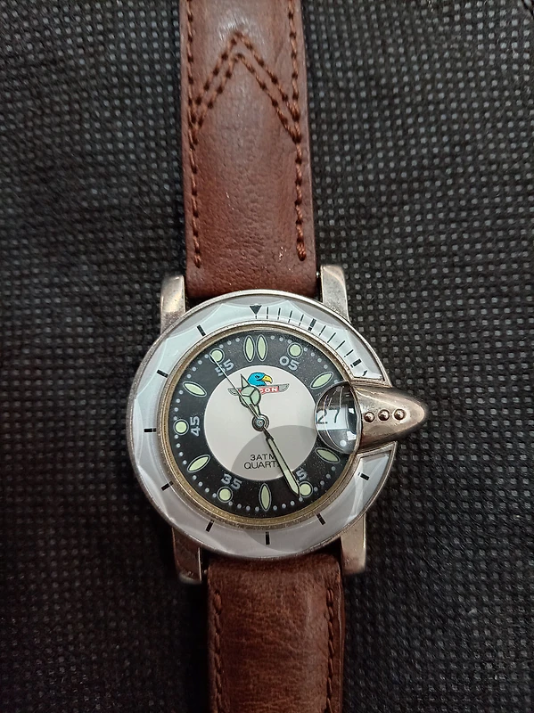 extremely rare Vintage falcon watch in great condition