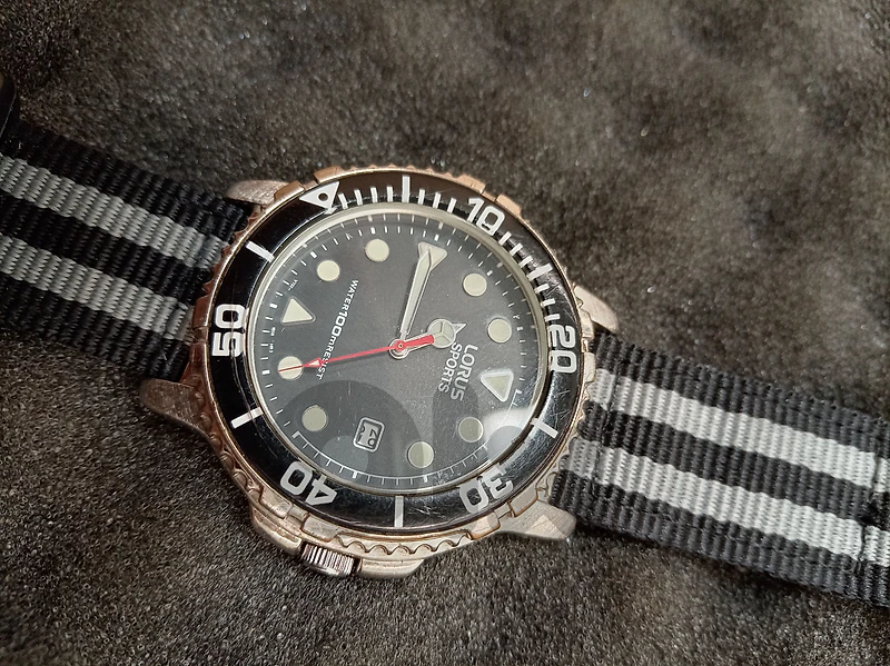 rare vintage Diver watch LORUS from SEIKO in excellent condition