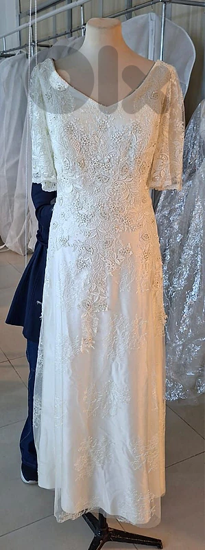 Wedding dress with veil for sale