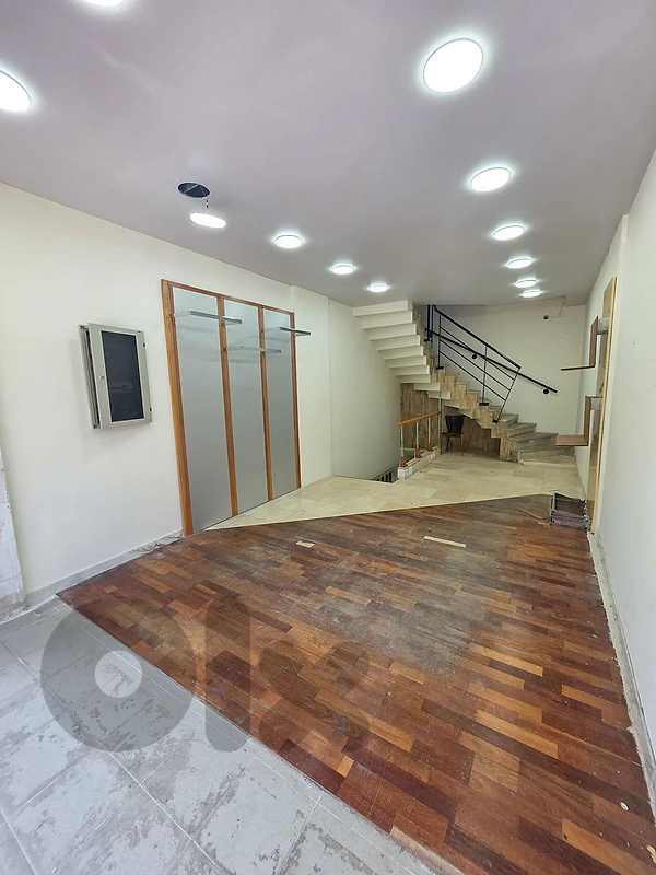 Prime location Decorated shop in Jal El Dib, Maten.