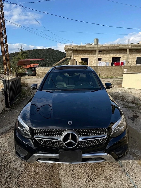GLC 300 2019 ! 4matic ! Low Mileage ! Minor Accident !