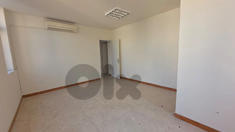 AH-HKL-579 Office for Rent in Gemmayzeh – Spacious 140 m² Office