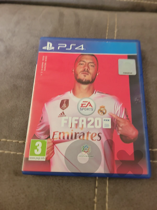 PS4 slim 500GB+10 game discs