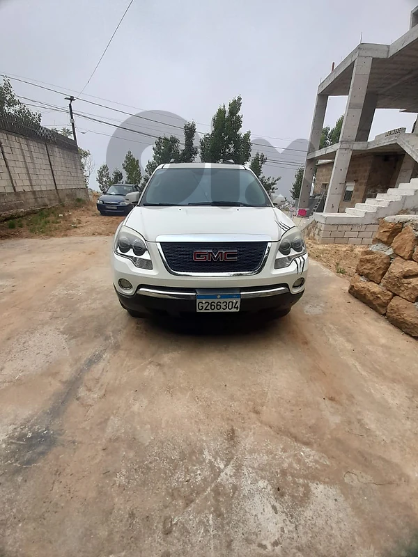 GMC Acadia 2007 SLT (full option) in very good condition.