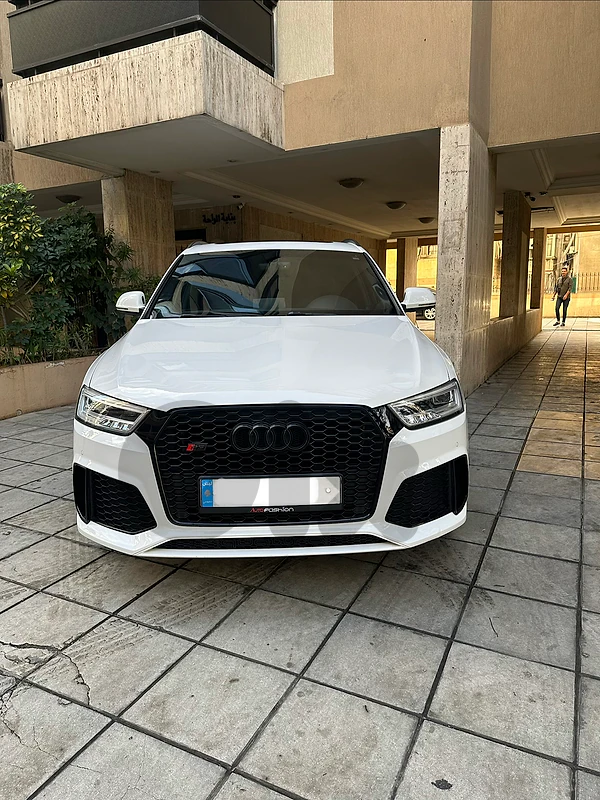 Audi Q3 2018 Q3 with original body kit rsq3