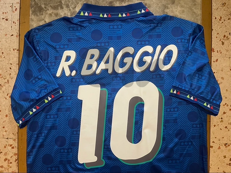 italy R.Baggio 10 1994 diadora home kit