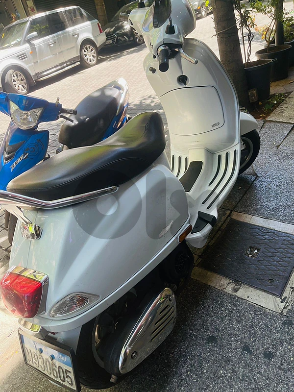 VESPA 2022 SUPER CLEAN