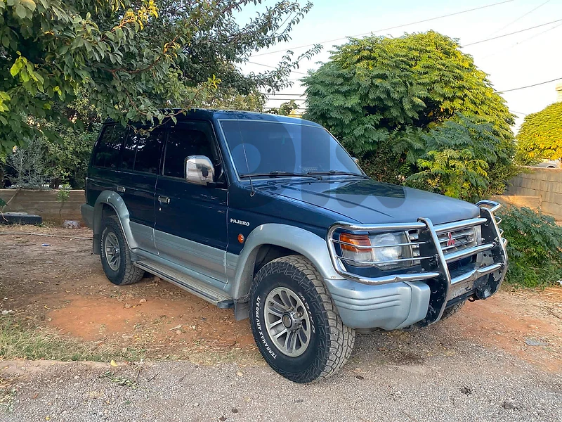 Mitsubishi Pajero 1992
