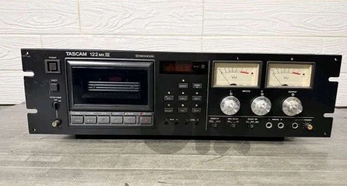 Tascam professtional cassette deck 122MKIII