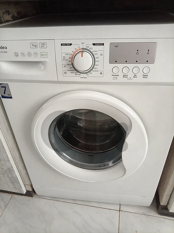 Media washing machine