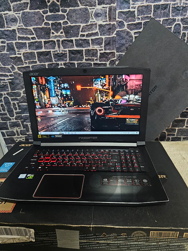 acer Predator gaming laptop 6GB vga with box