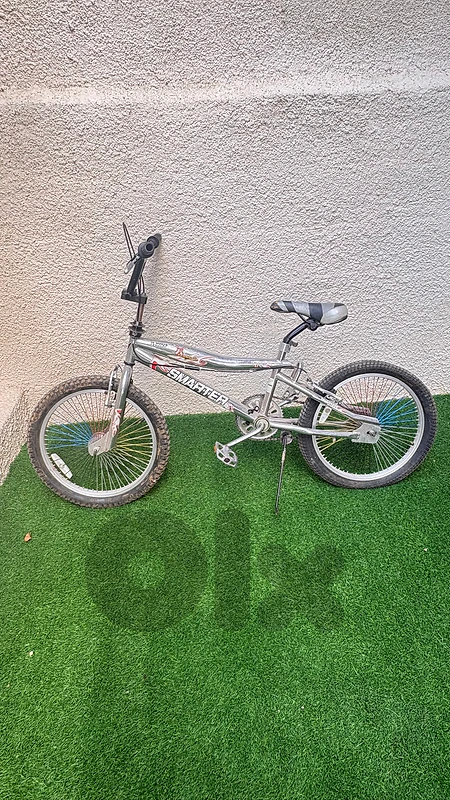 smarter grey bycicle for freestyle or mountain rides