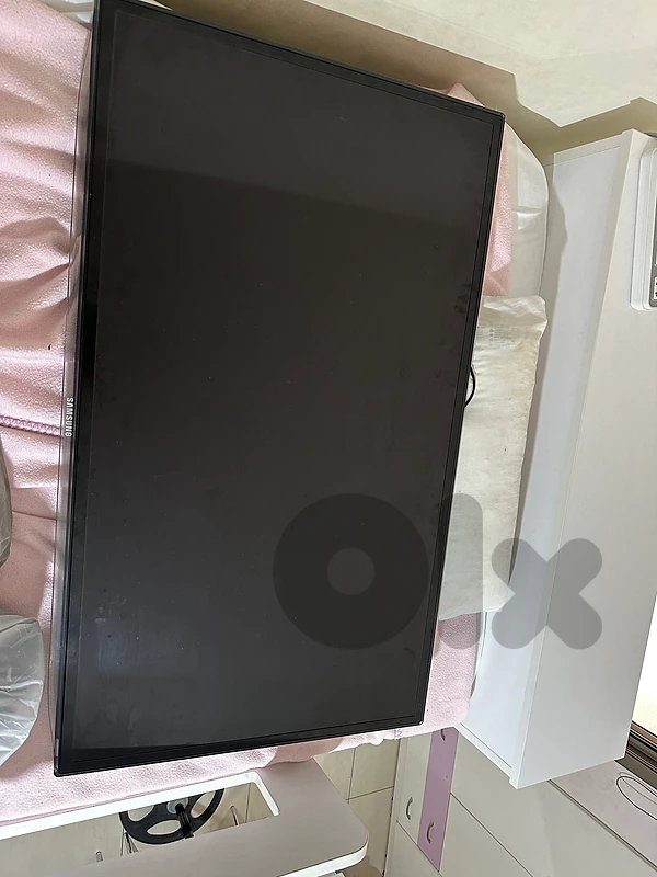 TV samsung 42 inches model 2012-13 woth wall stand