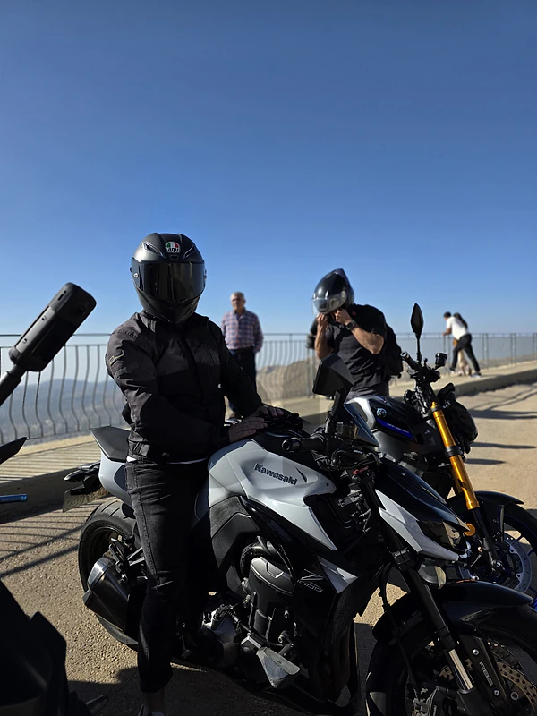 z1000