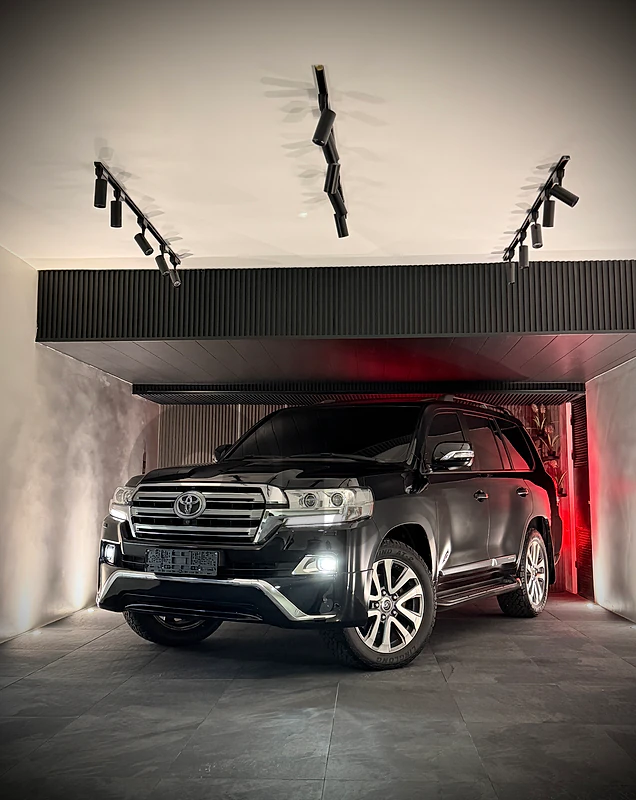 2017 Toyota Land Cruiser VX-S V8 5.7 “BUMC” One Owner