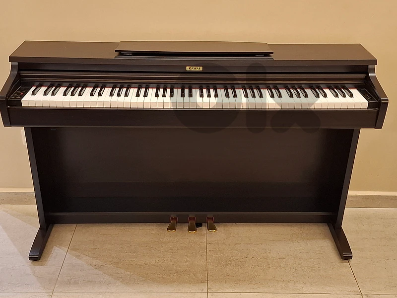 Kawaii digital piano KDP90