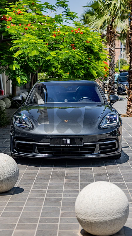 PORSCHE  PANAMERA  2017 PORSCHE CENTRE LEBANON SOURCE ONE OWNER