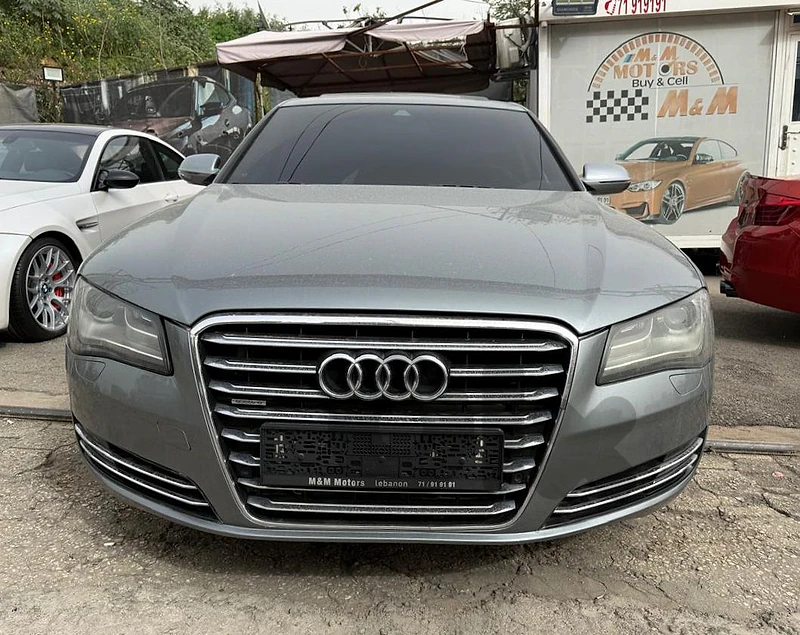 Audi A8 2011  4.2 V8 luxury package full options