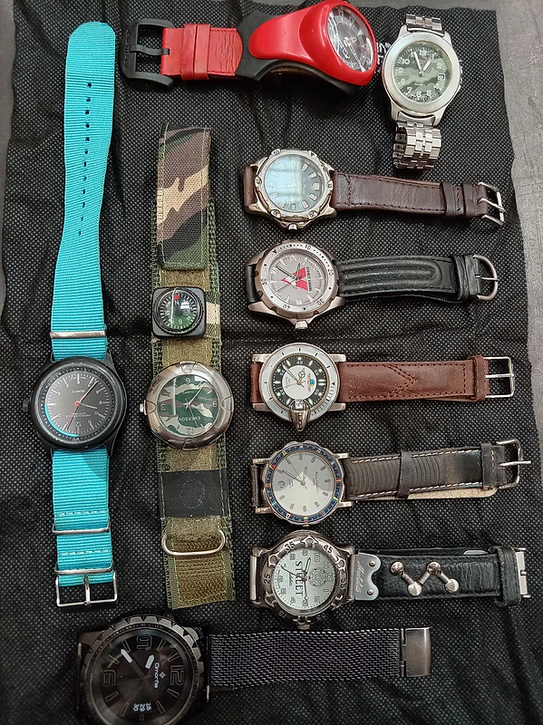10 extremely rare Vintage watches Swiss and japanese all for 100$
