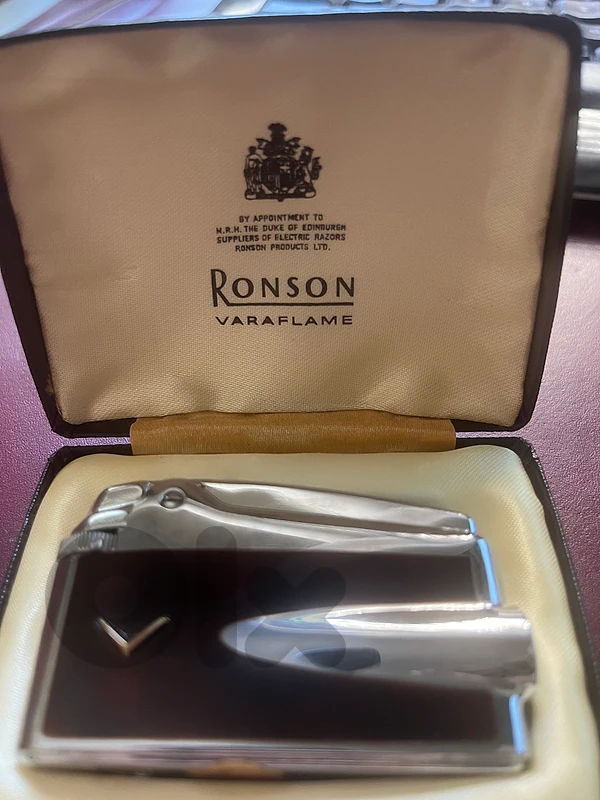 Vintage Ronson Varaflame Lighter With Original Box