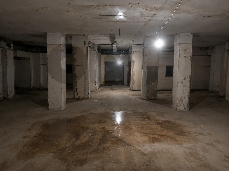 Warehouse For Sale In Mar Eliasمستودع للبيع في مارالياس