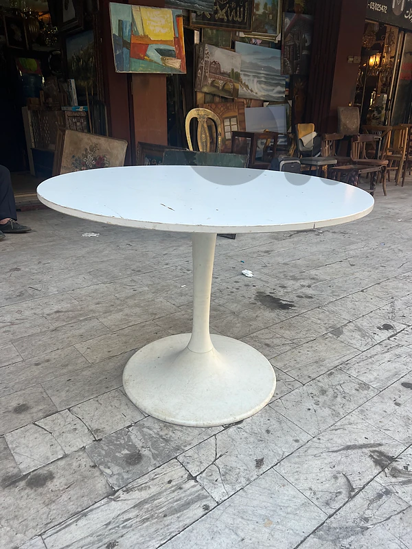 Vintage 1960’s white Tulip Dining table 105cmx75cm 400$