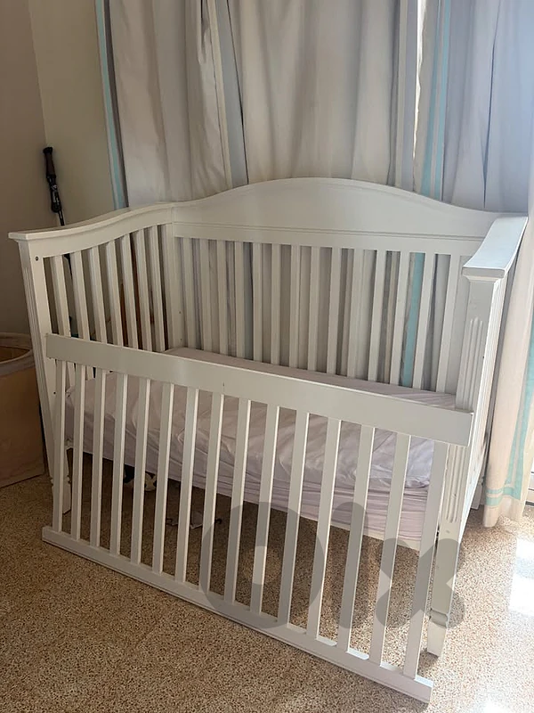 Larkin 4-in-1 Pottery Barn Crib