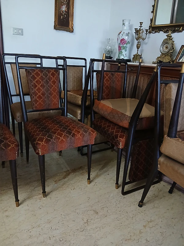 طقم من 10 كراسي سفرة خشب أصلي قديم+جلد  (مستعمل)Chairs real wood