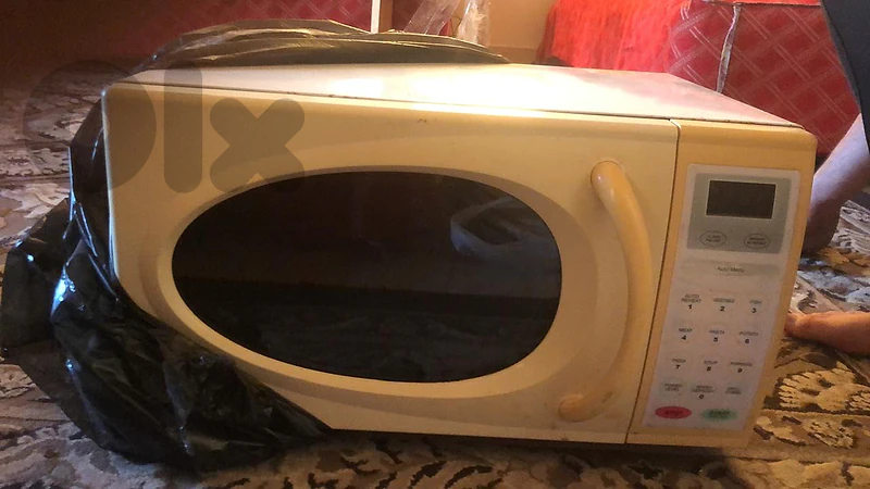 Used Countertop Microwave – Good Working Condition