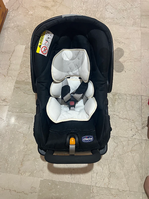 Chicco KeyFit infant car seat - great condition