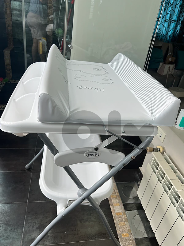 Bathtub & Changing Table Station – Excellent Condition