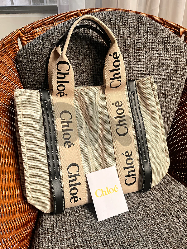 Chloé Medium Woody Tote Bag