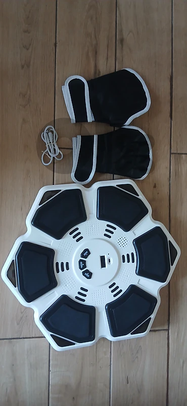 Music Boxing Reaction Board