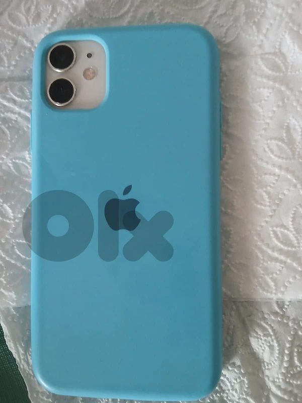 iphone11 64 gb ( كله تمام بس السبيكر يلي فوق بدا تصليح)
