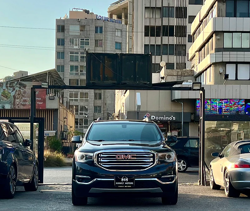 GMC Acadia Rymco soure 7 seater!!