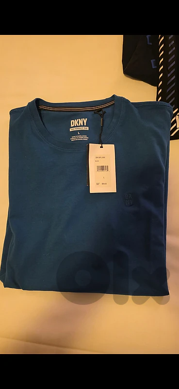 DKNY T.shirt size Large