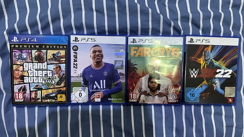 Used PS5 video games (CDs)