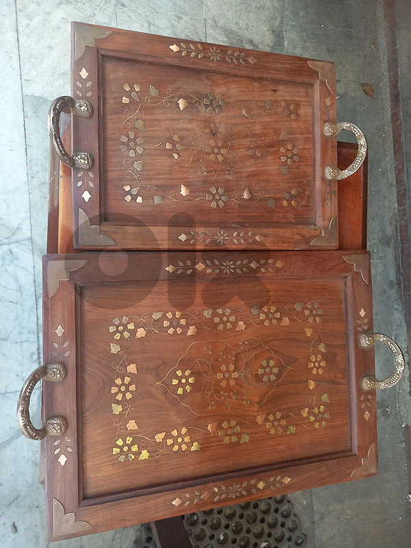 صنية خشب مطعّمة نحاس قديم عدد ٢