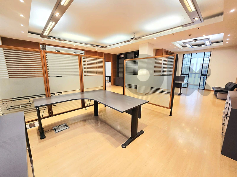 RAO26-5207 Office for Rent – Downtown Beirut