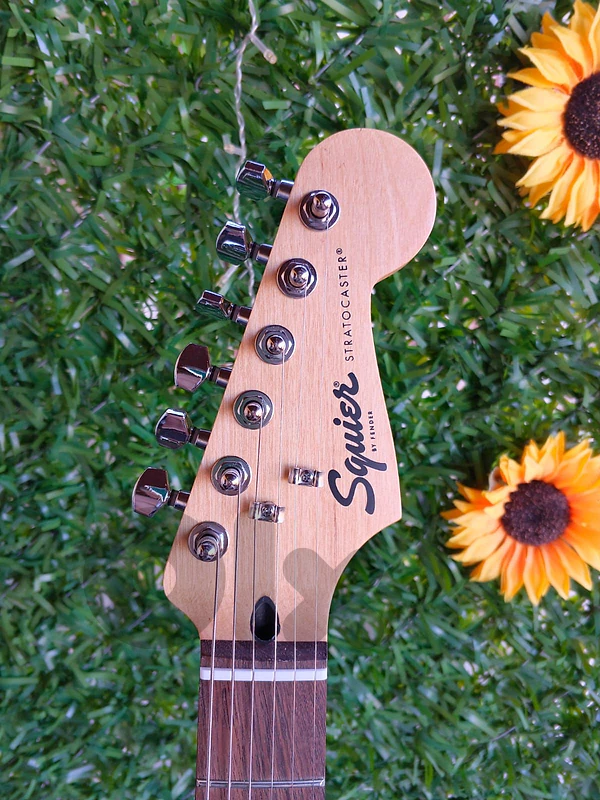 guitar  squier fender