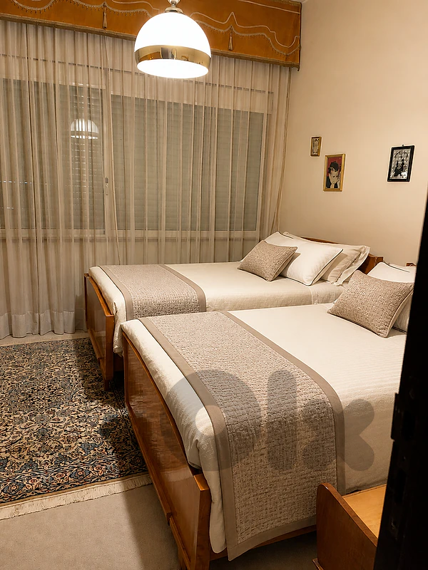 Apartment with family room in Ashrafieh for sale/شقة في الأشرفية للبيع