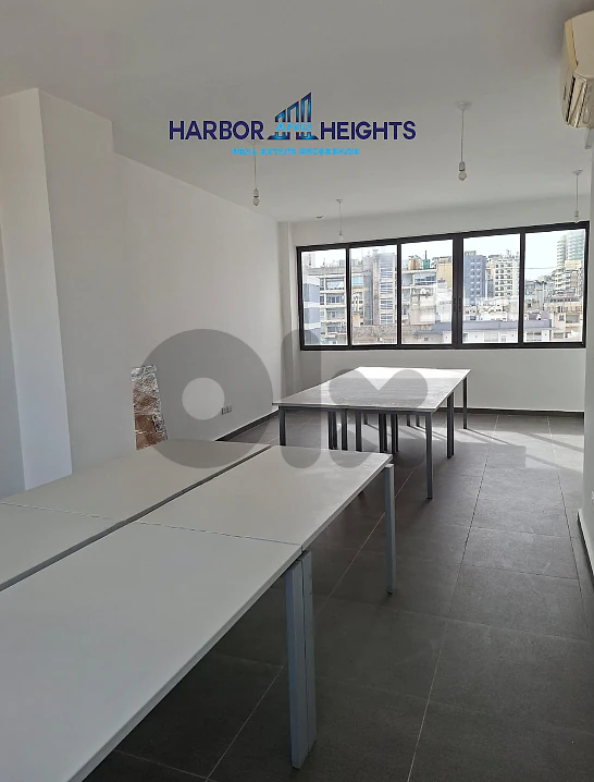 Office for Rent in Hamra - مكتب للإيجار في الحمرا