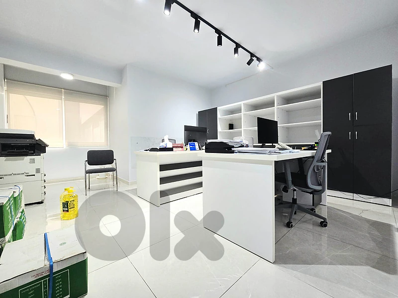 RAO26-5209 Office 105 m² for Rent – Ain El Mraiseh