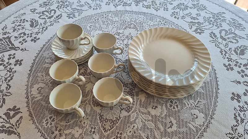 Coffee cups and plates English porcelaine