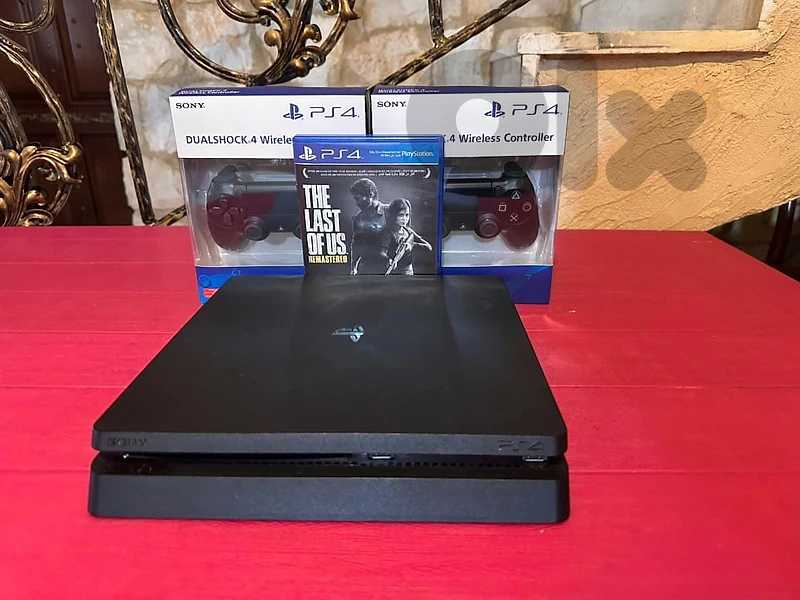 PS4 slim 1tb